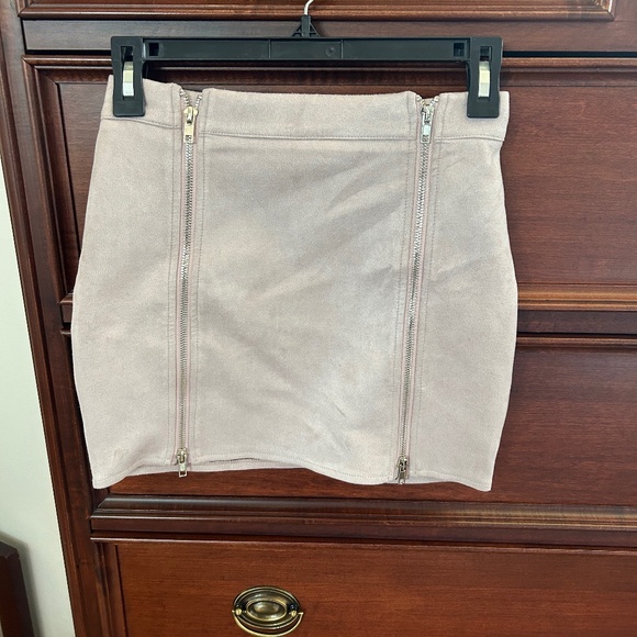 NWOT - Mini skirt - Picture 3 of 6